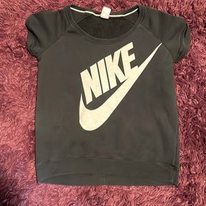 Short sleeve Nike sweater size lrg